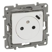 Gniazdo 2P+Z płaskie 16A, 250V + USB typ C w plakietce (z przesłoną) białe, Niloe Selection | 764536 Legrand