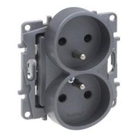 Gniazdo 2x2P+Z do ramek wielokrotnych (z przesłoną, zaciski śrubowe) stal, Niloe Selection | 762342 Legrand