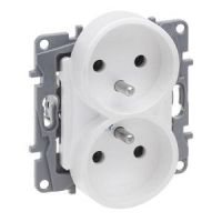 Gniazdo 2x2P+Z do ramek wielokrotnych (bez przesłony, zaciski śrubowe) perła, Niloe Selection | 762435 Legrand