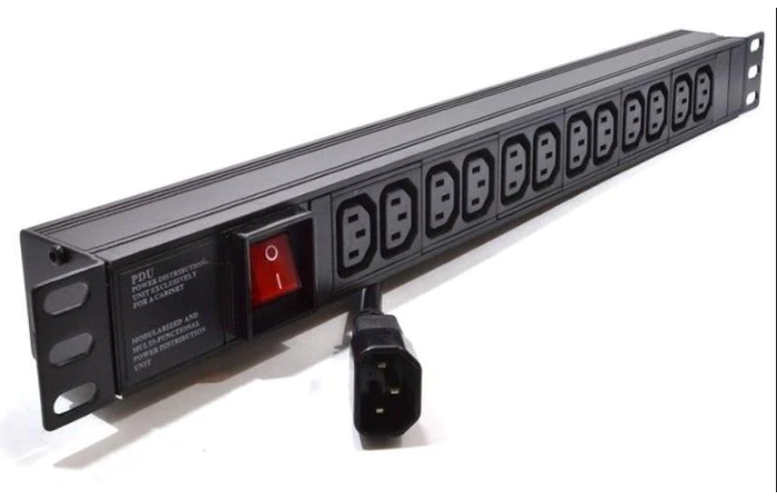 Listwa zasilająca 19" 8xC13 z wyłącznikiem | LZ1U8GW-C13 C C Partners