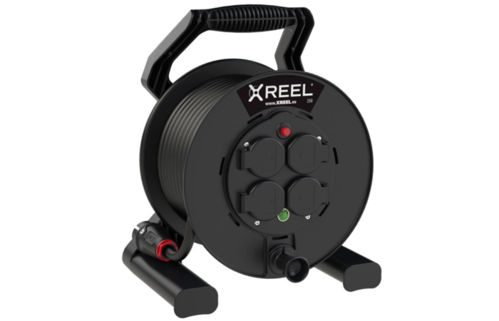 Przedłużacz zwijany X-Reel 40m OW3x1,5 4GS IP54