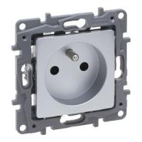 Gniazdo 2P+Z 16A, 250V (z przesłoną, zaciski automatyczne) aluminium, Niloe Selection | 762125 Legrand